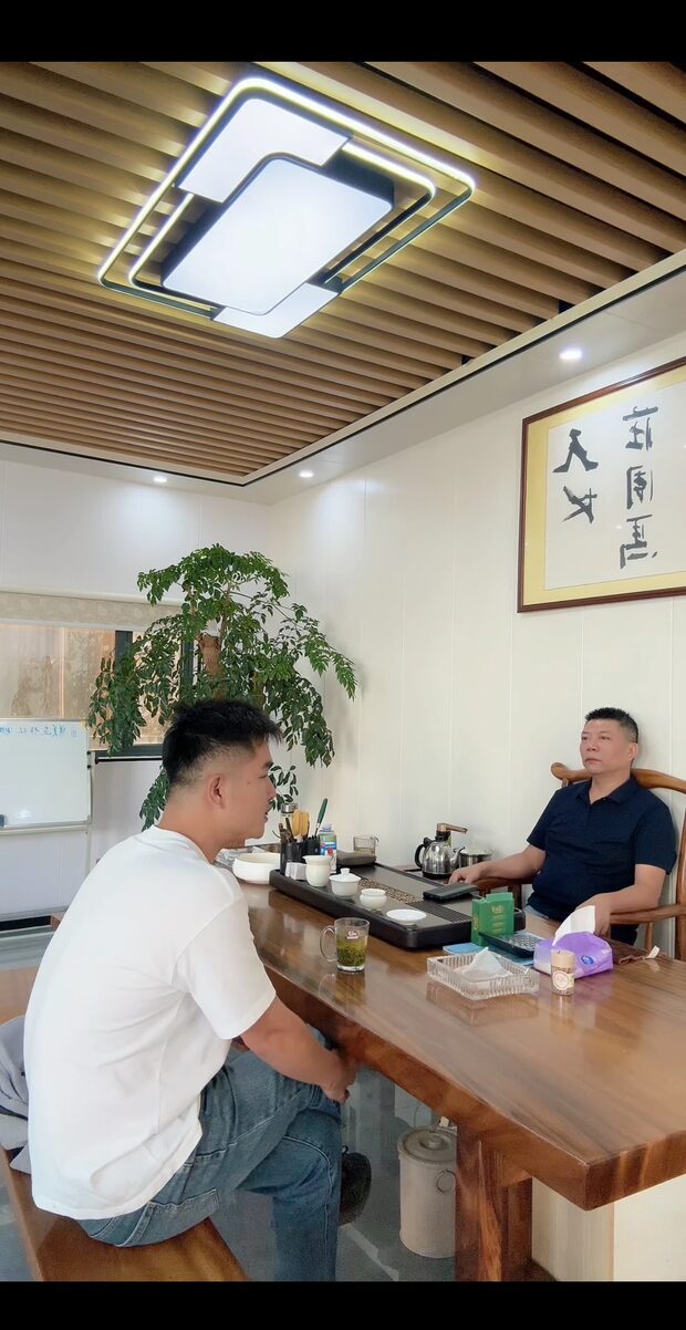辰阳传媒与箱万家现场沟通