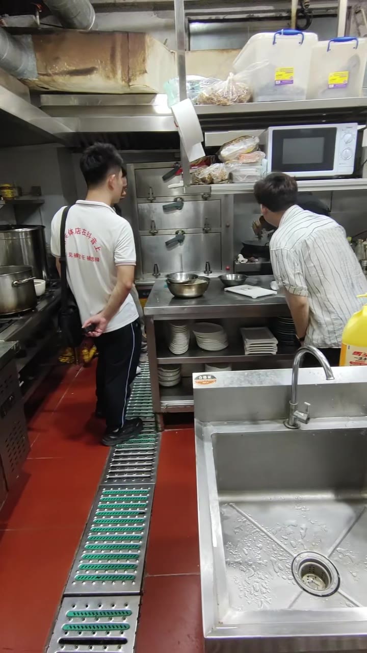 云涧星厨后厨操作间